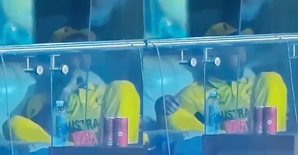 Glenn Maxwell caught smoking e cigarette 6OdIic